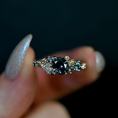 1.0 CT Exquisite Floral Inspiration Oval Cut Sapphire Engagement Ring 