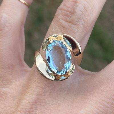 3.50 Carat Stunning Oval Blue Aquamarine Solitaire Ring