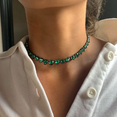 25.6ctw Heart Cut Emerald Handmade Necklace in Yellow Gold