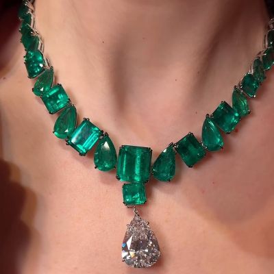 190ctw Multi-Cut Emerald And White Sapphire Luxury Handmade Pendant Necklace