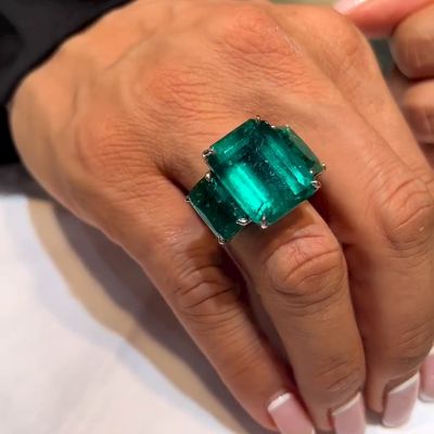 20ctw Emerald Cut Emerald Green Three Stone Ring Women's Bold Ring