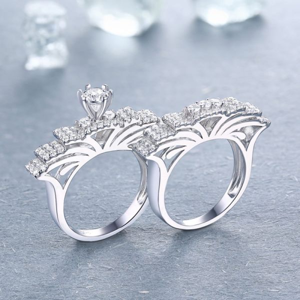 Sterling Silver Delicate Flower Design Round Cut Wedding Ring Set