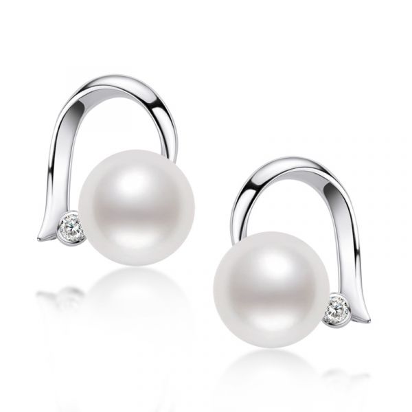 Sterling Silver Heart Design Round Cut White Pearl Stud Earrings