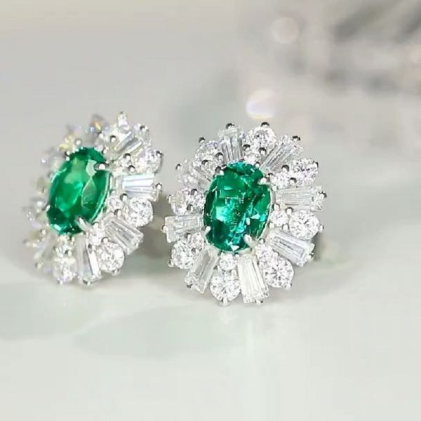 1.45 Carat Stunning Oval Cut Emerald Gemstone Silver Earrings