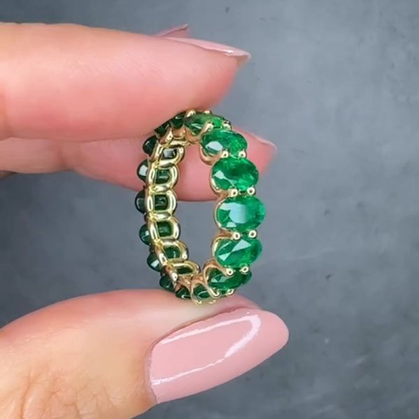 4.8ct Oval Cut Emerald Green Eternity Band In Yellow Gold