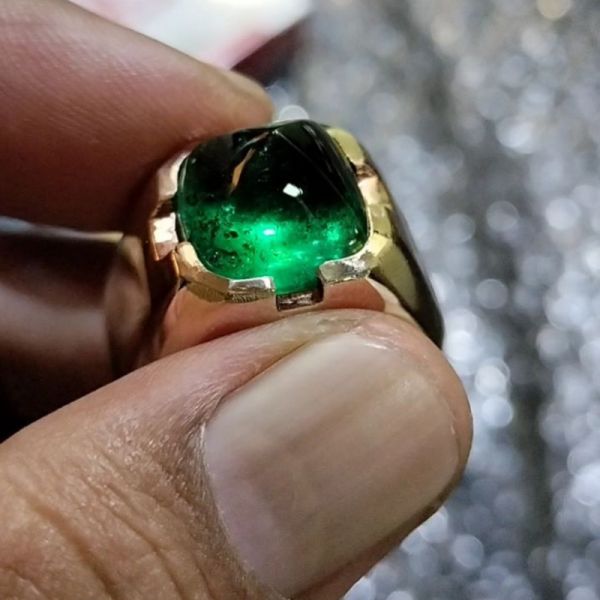 8ct Cabochon Cut Emerald Green Yellow Gold Handmade Men's Ring